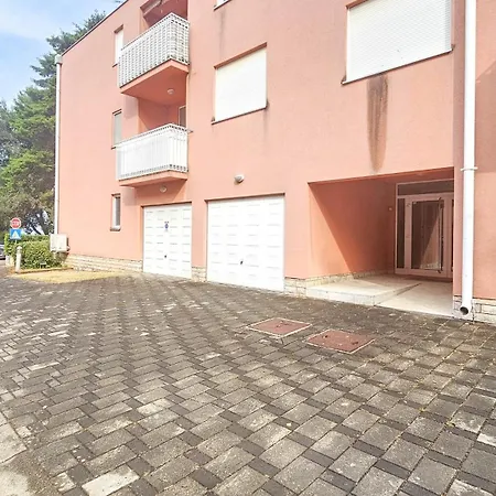 Senka Daire Novigrad Istria